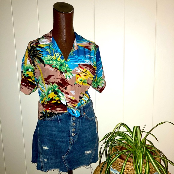 Silk Aloha shirt Avanti. Small. Jeans skirts Size26. Free People - Picture 1 of 1